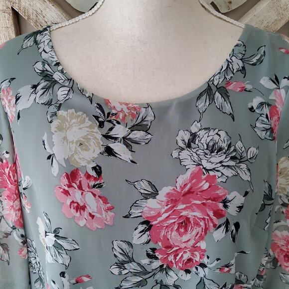 AGB Women's 3/4 Sleeve Cape Layered Asymmetric Floral Top - Picture 3 of 8